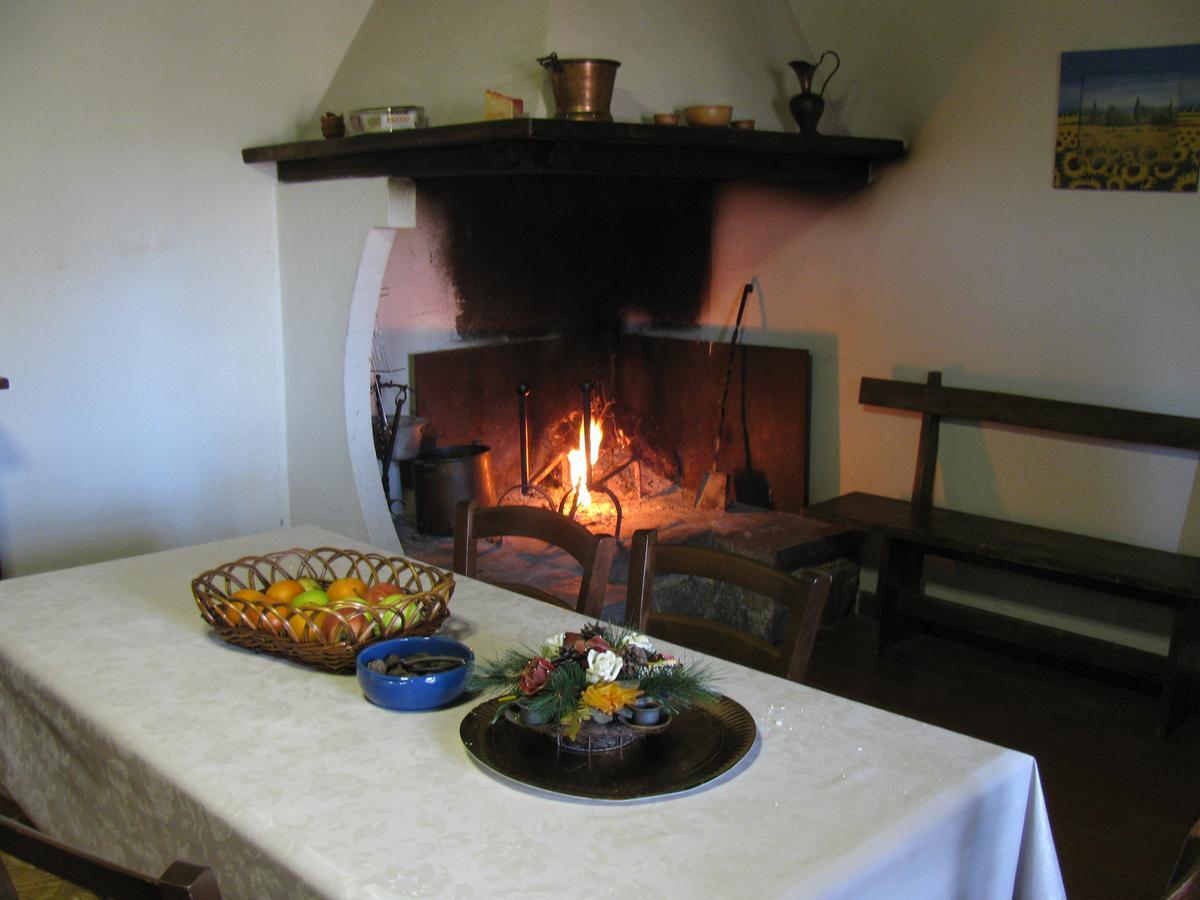 Agriturismo Santa Caterina Castelnuovo di Val di Cecina Kültér fotó
